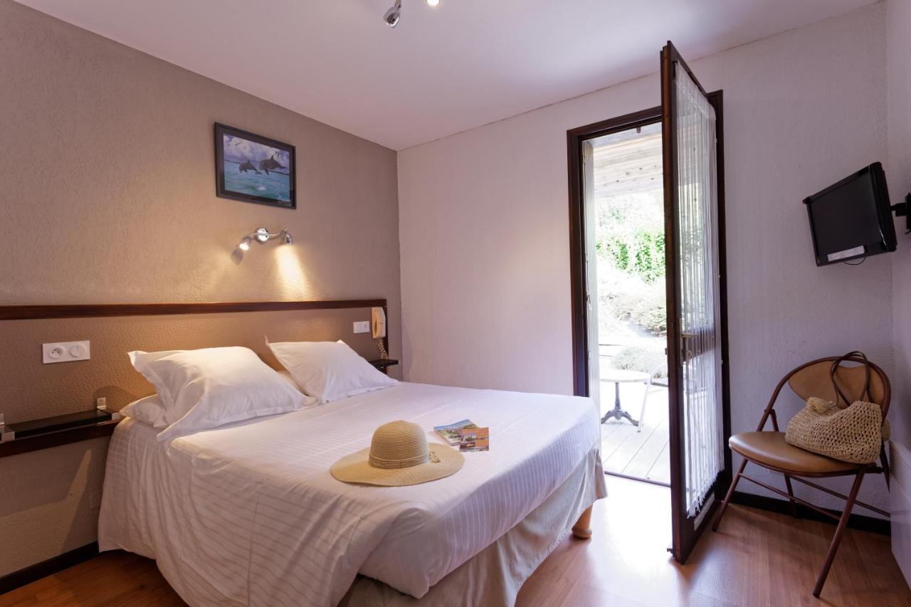 Hotel Les Gabarres Tour-de-Faure ภายนอก รูปภาพ