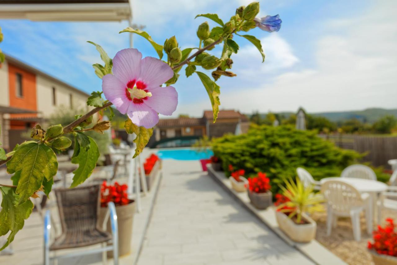 Hotel Les Gabarres Tour-de-Faure ภายนอก รูปภาพ