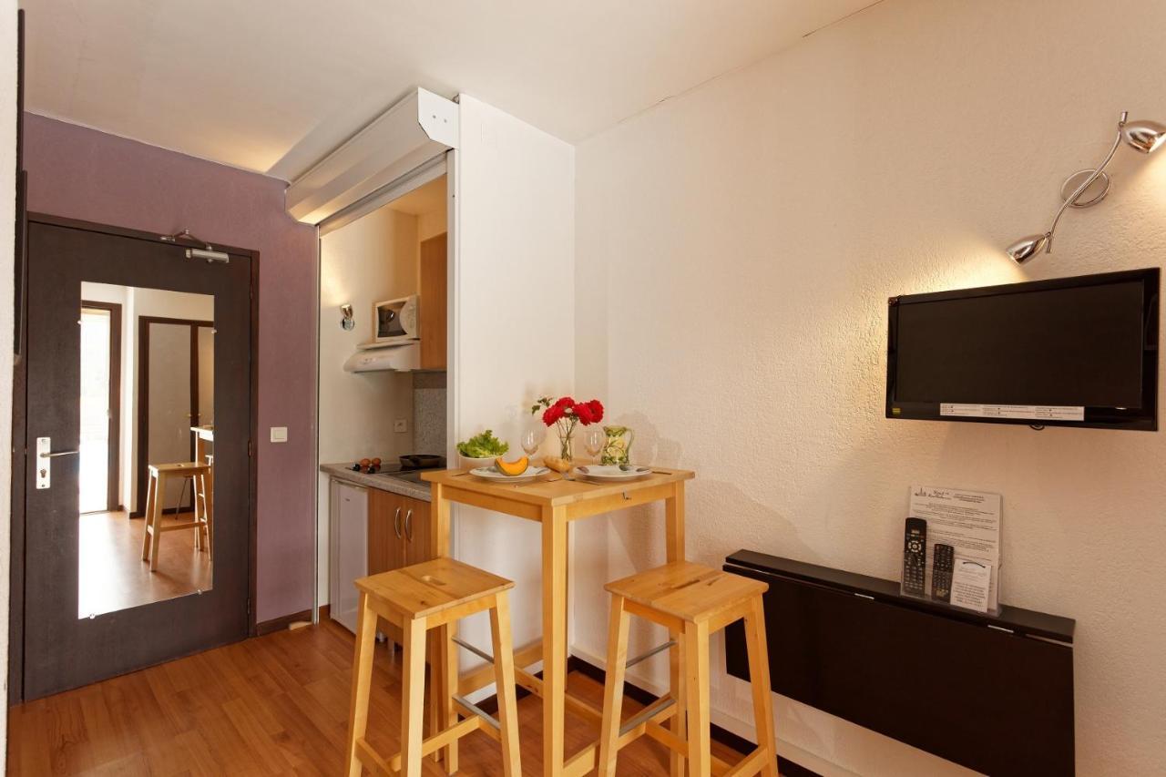 Hotel Les Gabarres Tour-de-Faure ภายนอก รูปภาพ