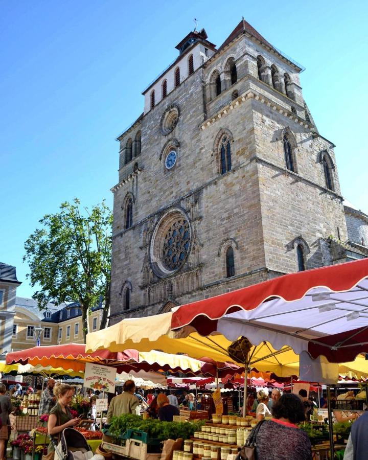 Hotel Les Gabarres Tour-de-Faure ภายนอก รูปภาพ