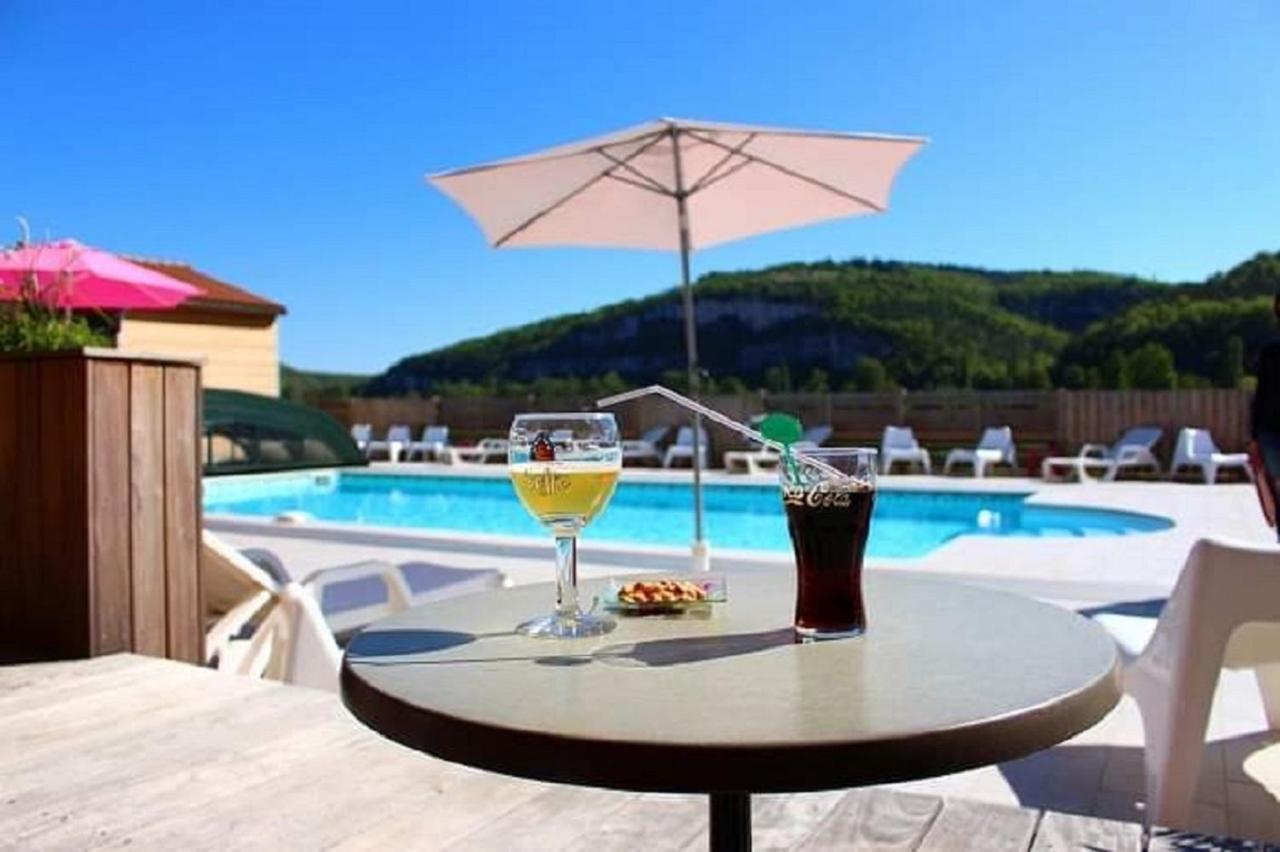 Hotel Les Gabarres Tour-de-Faure ภายนอก รูปภาพ