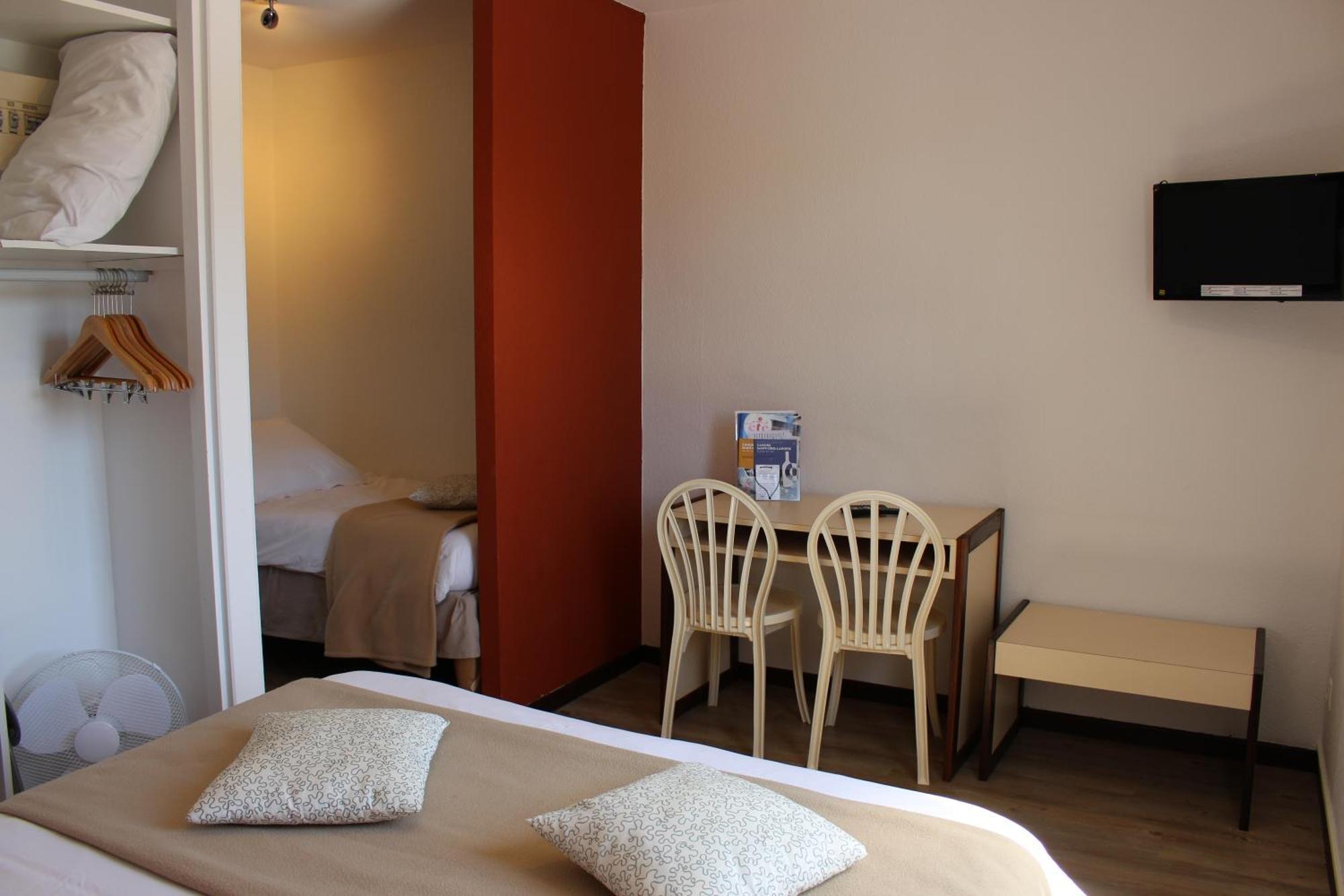 Hotel Les Gabarres Tour-de-Faure ห้อง รูปภาพ