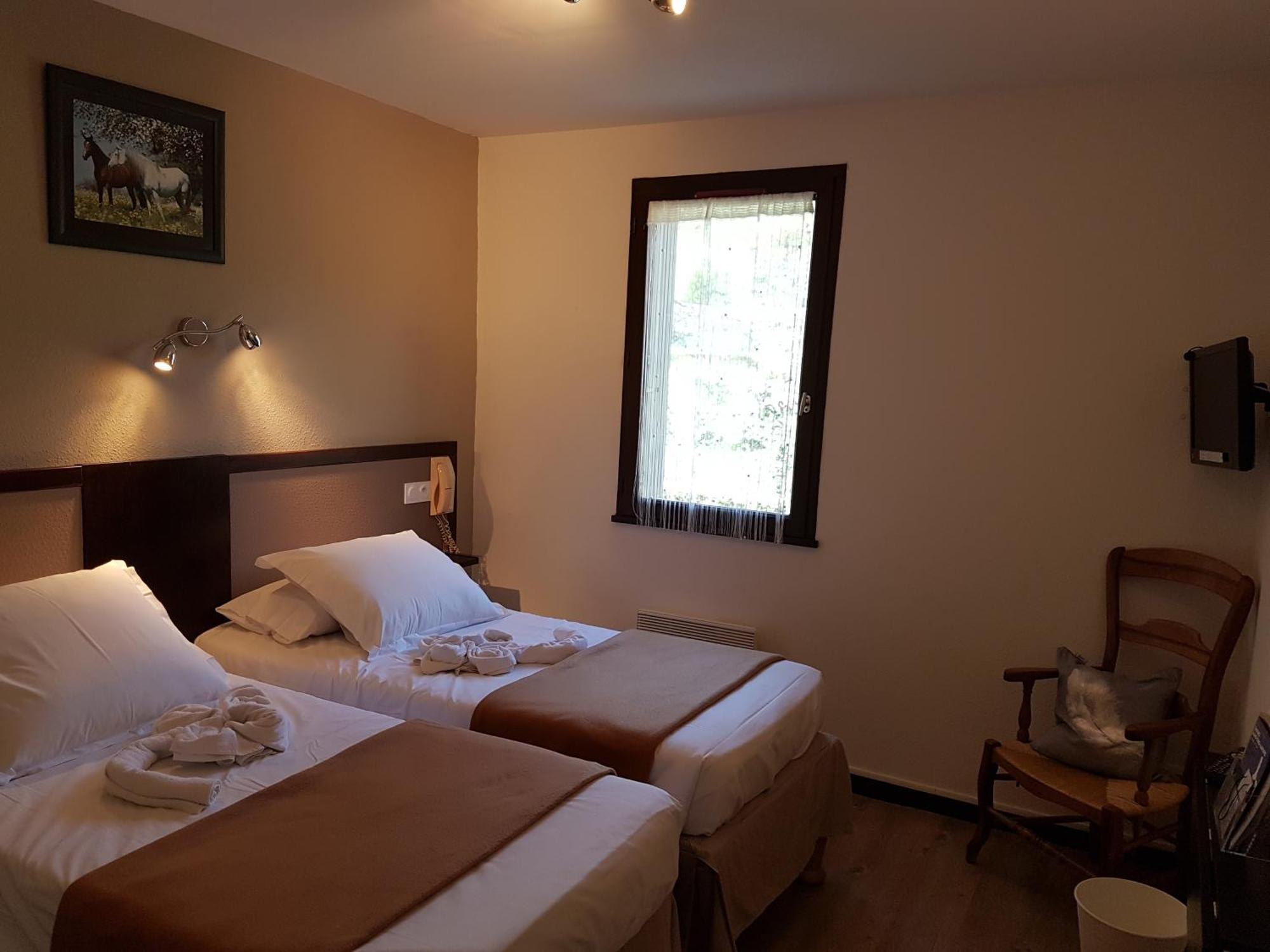 Hotel Les Gabarres Tour-de-Faure ห้อง รูปภาพ
