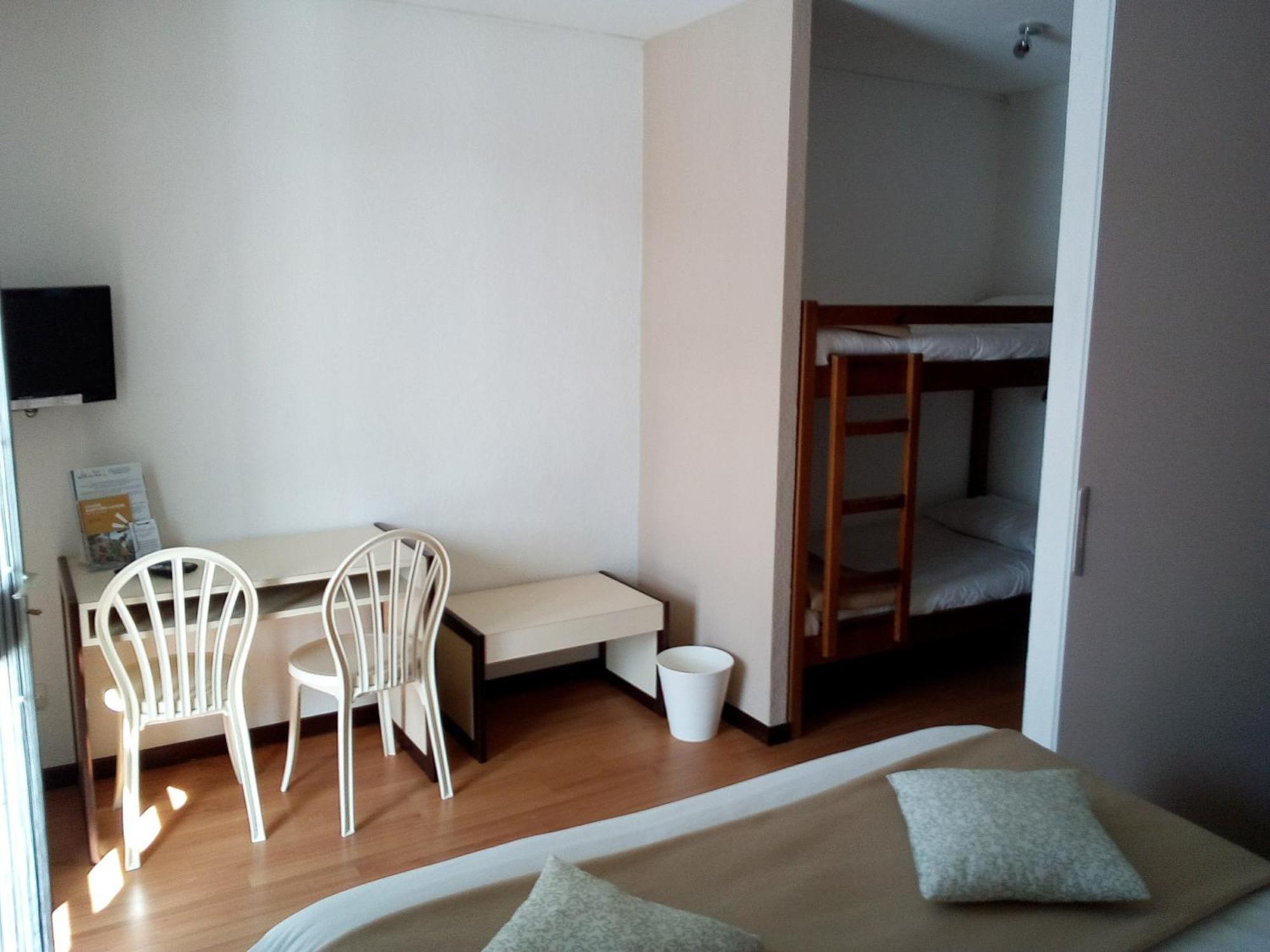 Hotel Les Gabarres Tour-de-Faure ห้อง รูปภาพ