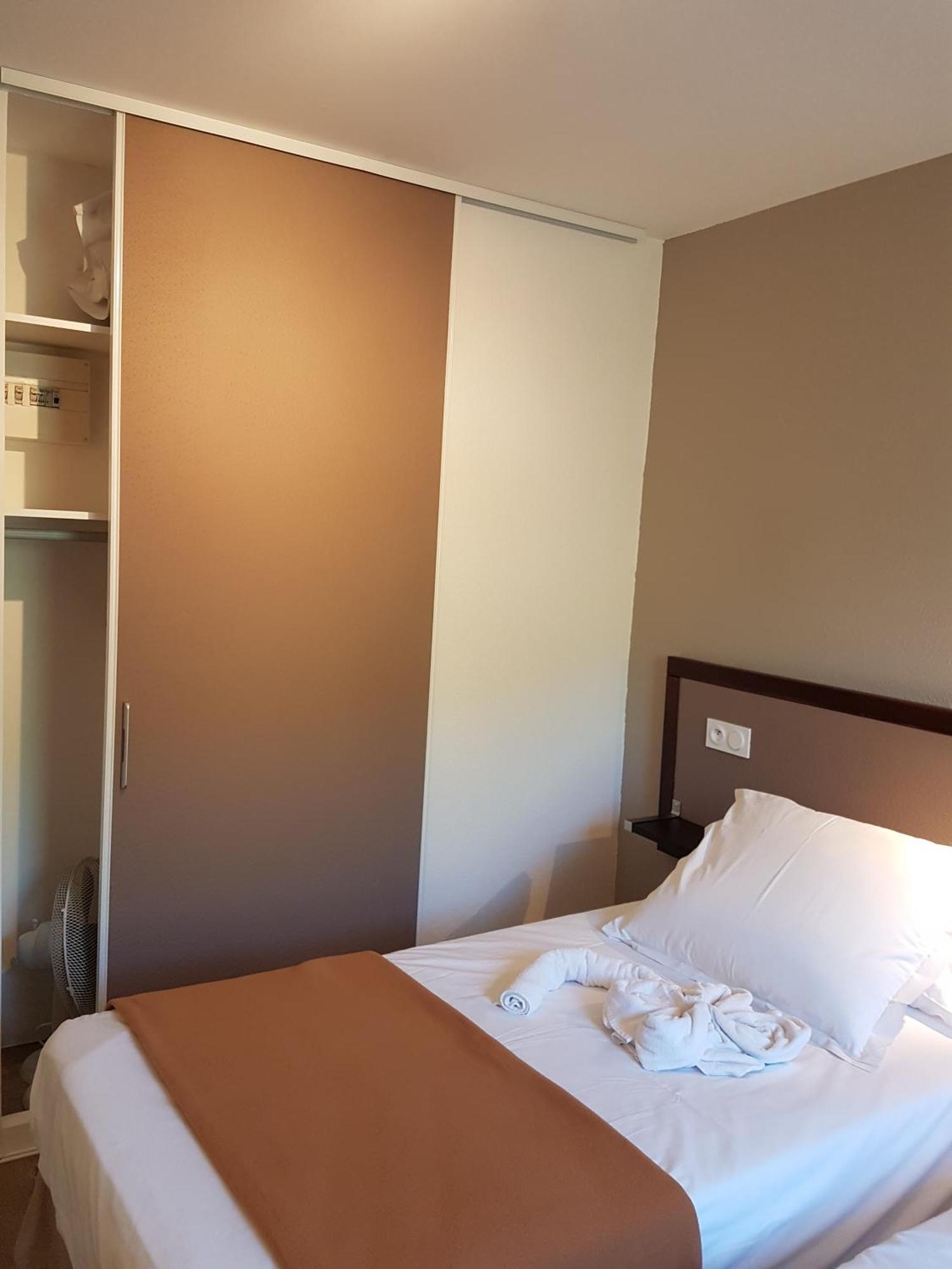 Hotel Les Gabarres Tour-de-Faure ห้อง รูปภาพ