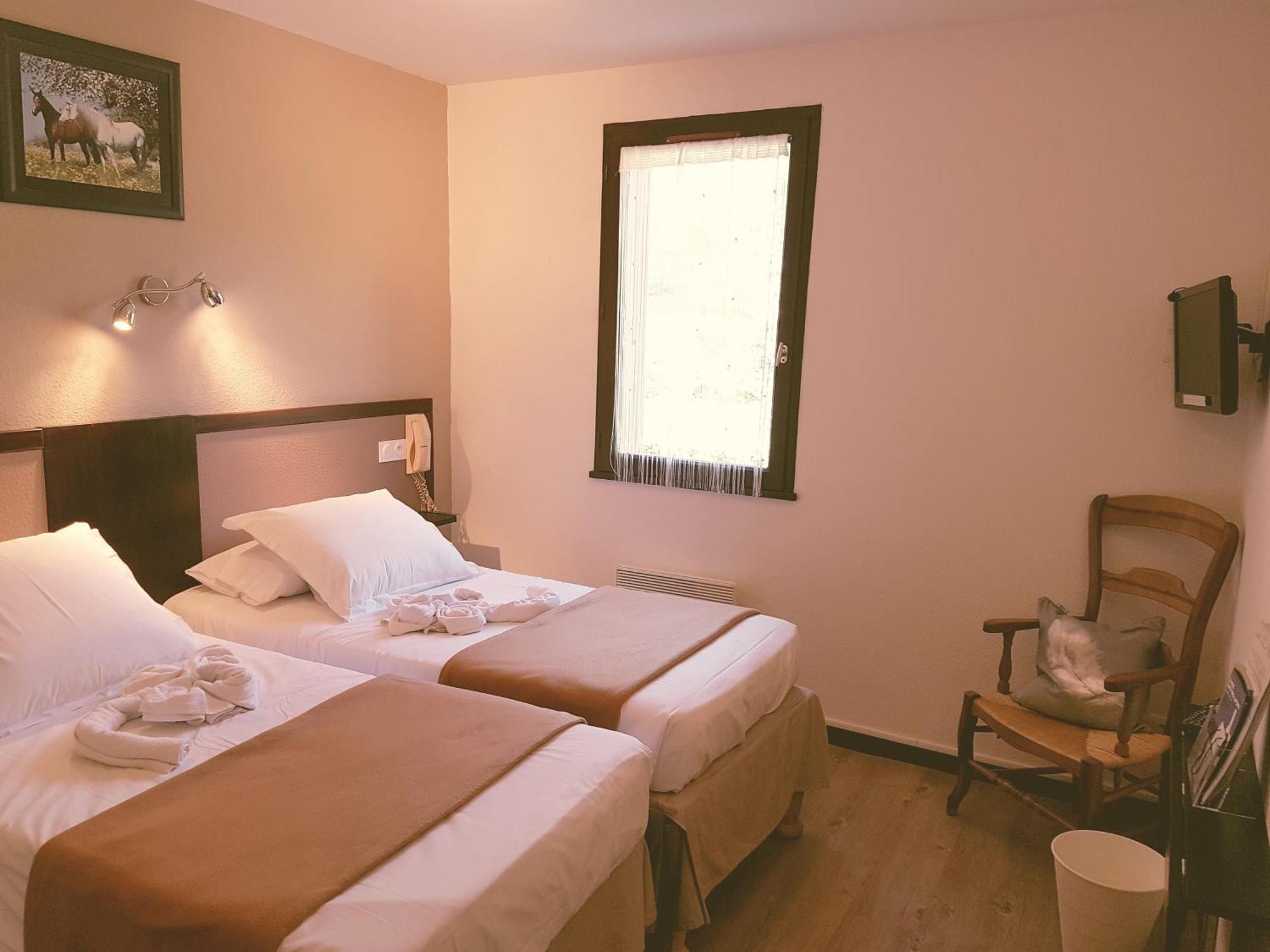 Hotel Les Gabarres Tour-de-Faure ห้อง รูปภาพ