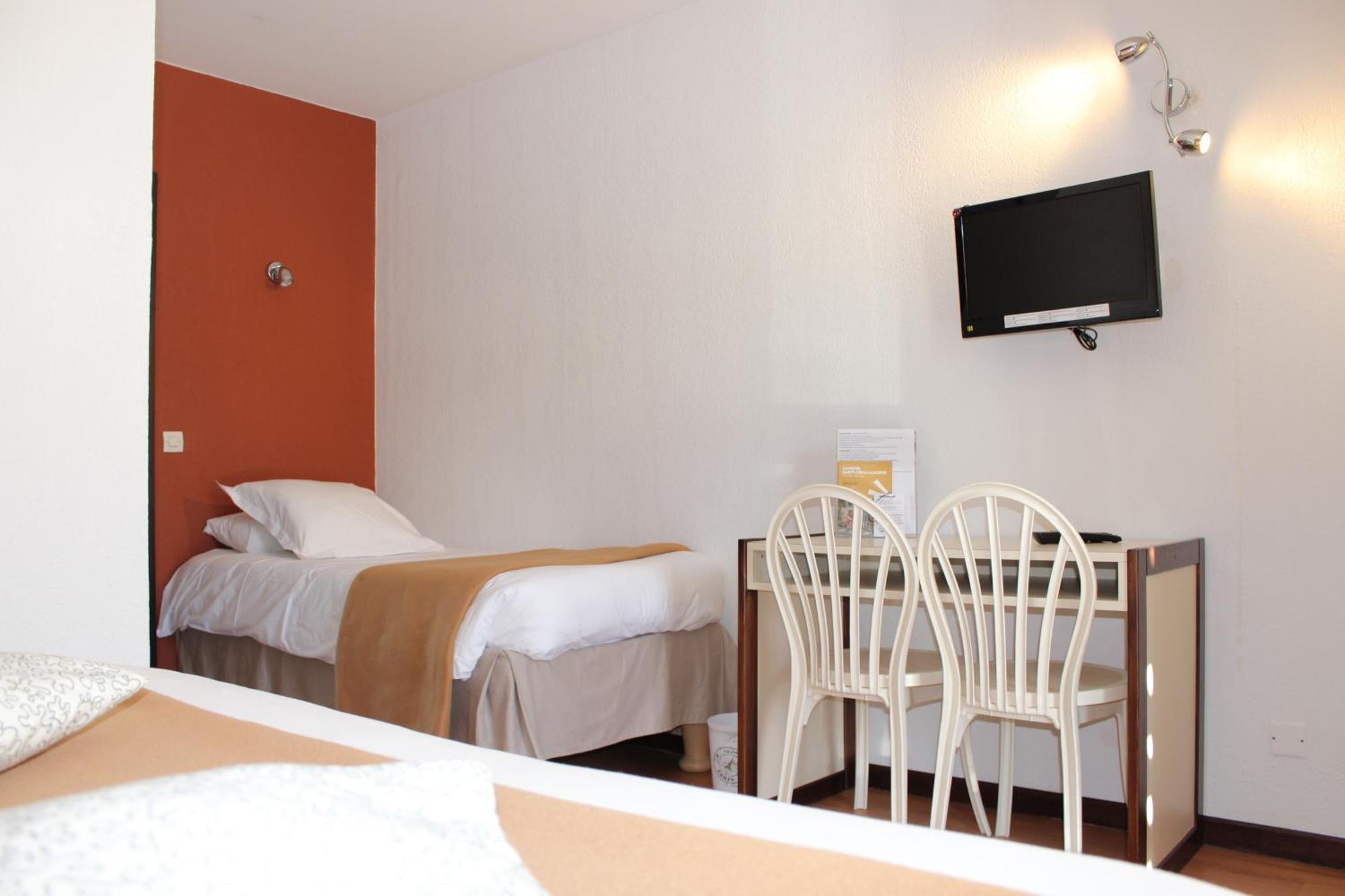 Hotel Les Gabarres Tour-de-Faure ภายนอก รูปภาพ
