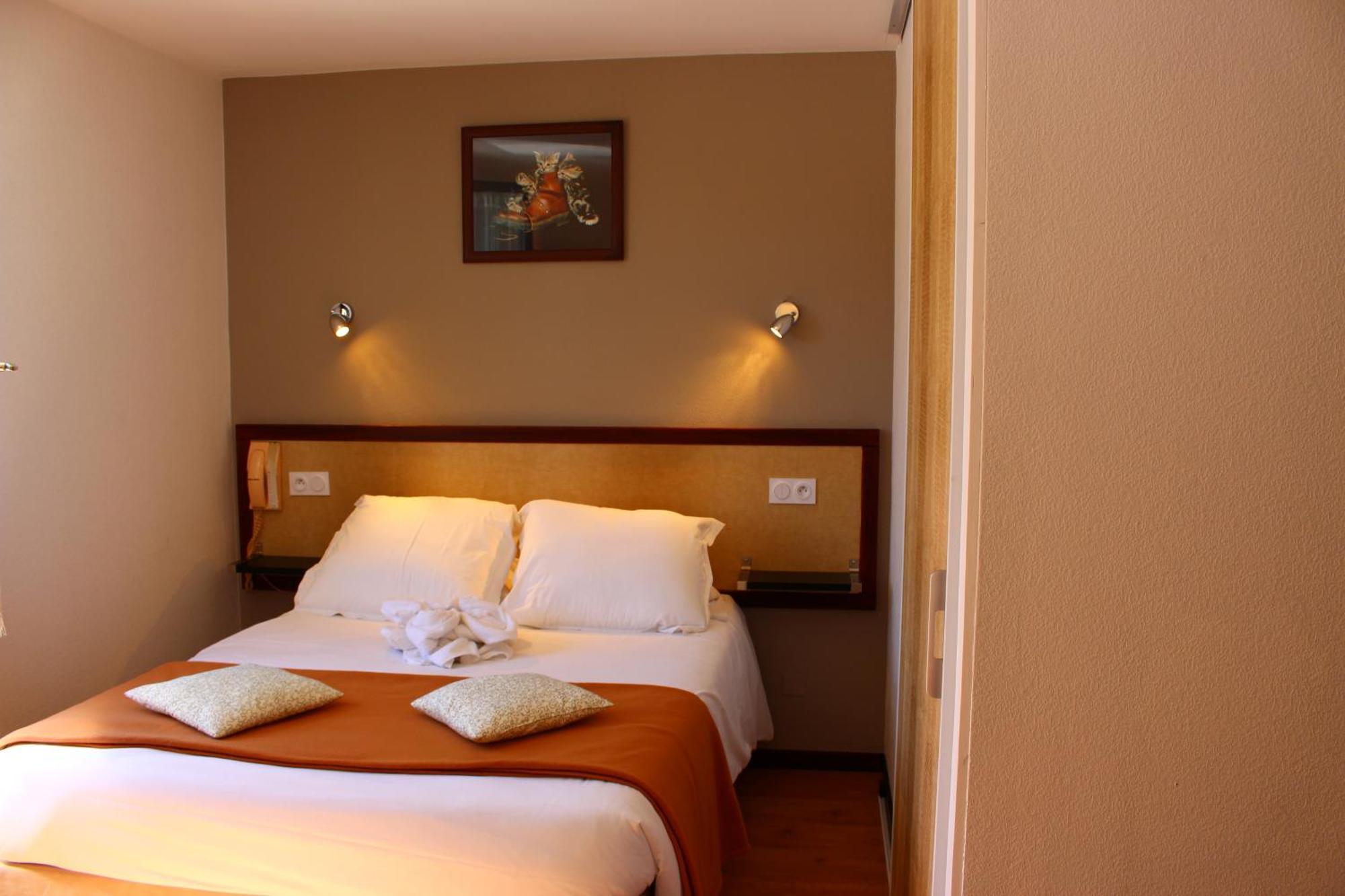 Hotel Les Gabarres Tour-de-Faure ห้อง รูปภาพ
