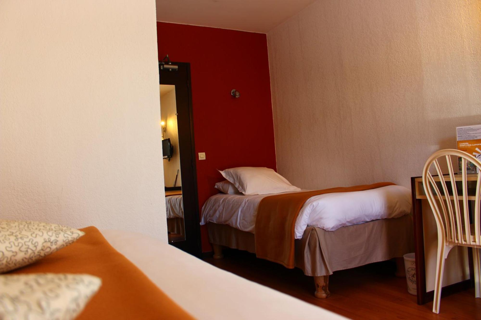 Hotel Les Gabarres Tour-de-Faure ห้อง รูปภาพ