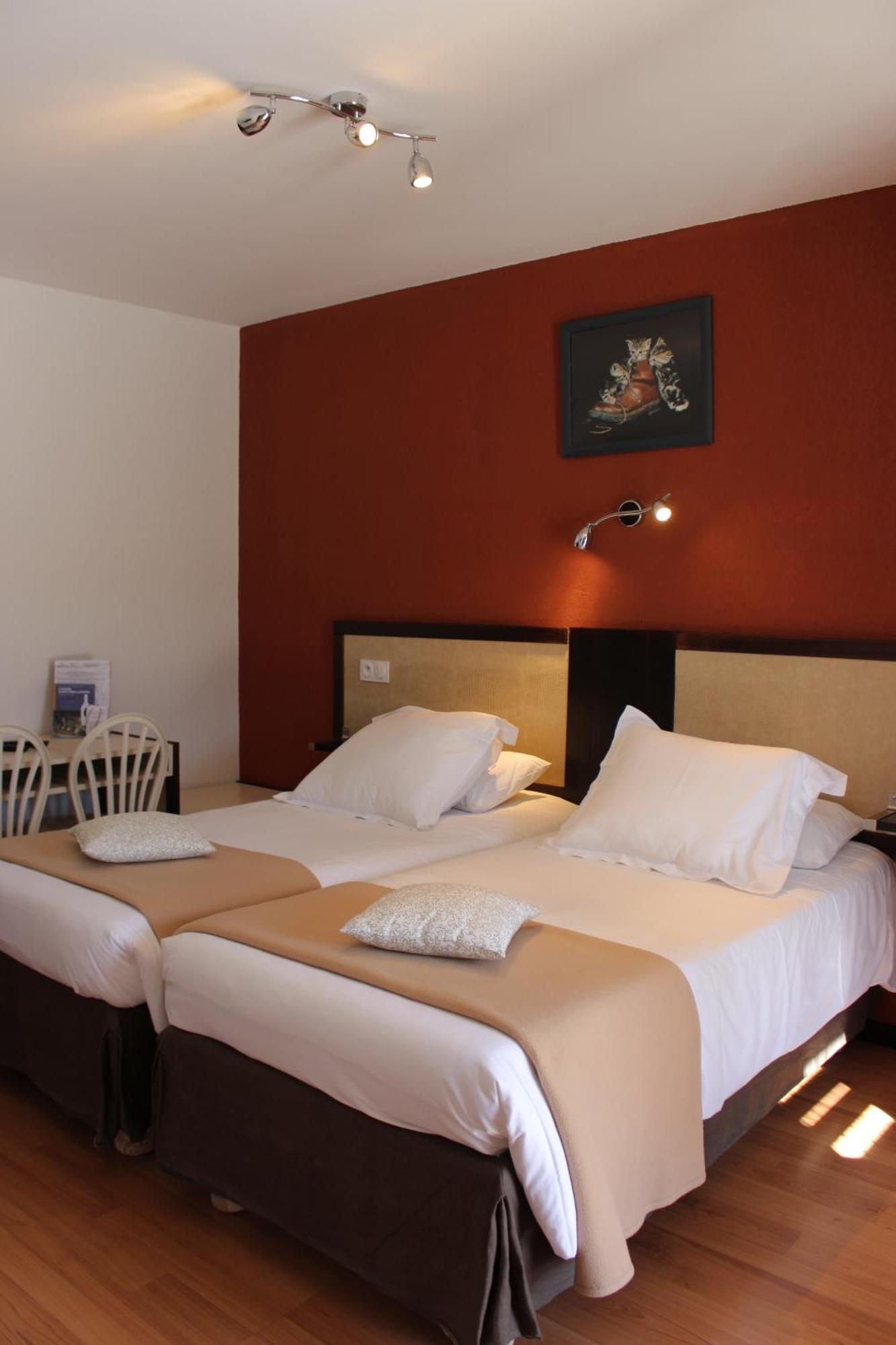 Hotel Les Gabarres Tour-de-Faure ห้อง รูปภาพ