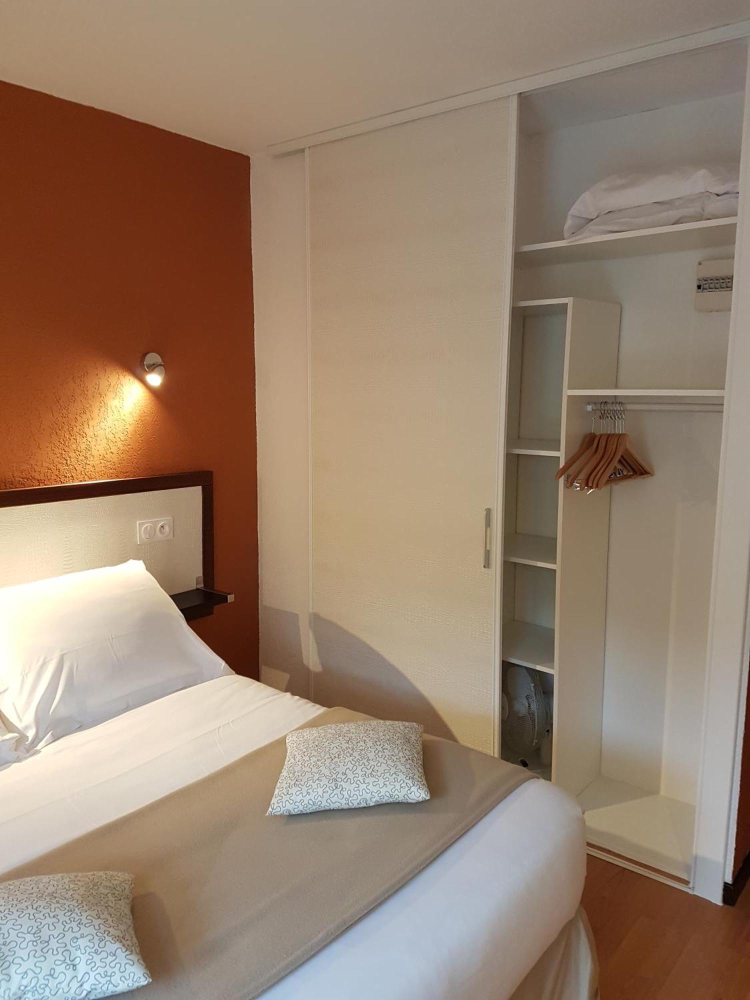 Hotel Les Gabarres Tour-de-Faure ห้อง รูปภาพ