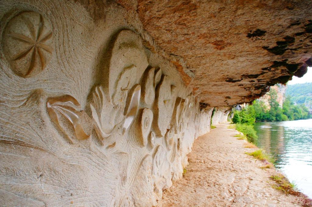 Hotel Les Gabarres Tour-de-Faure ภายนอก รูปภาพ