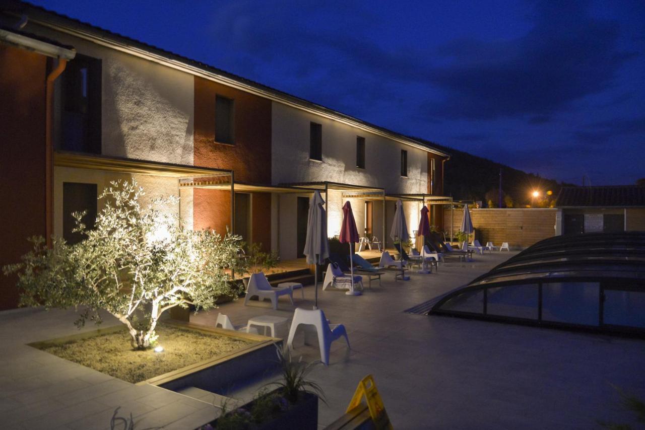 Hotel Les Gabarres Tour-de-Faure ภายนอก รูปภาพ
